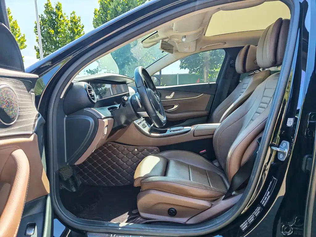 Mercedes-Benz E-Class — миниатюра 7