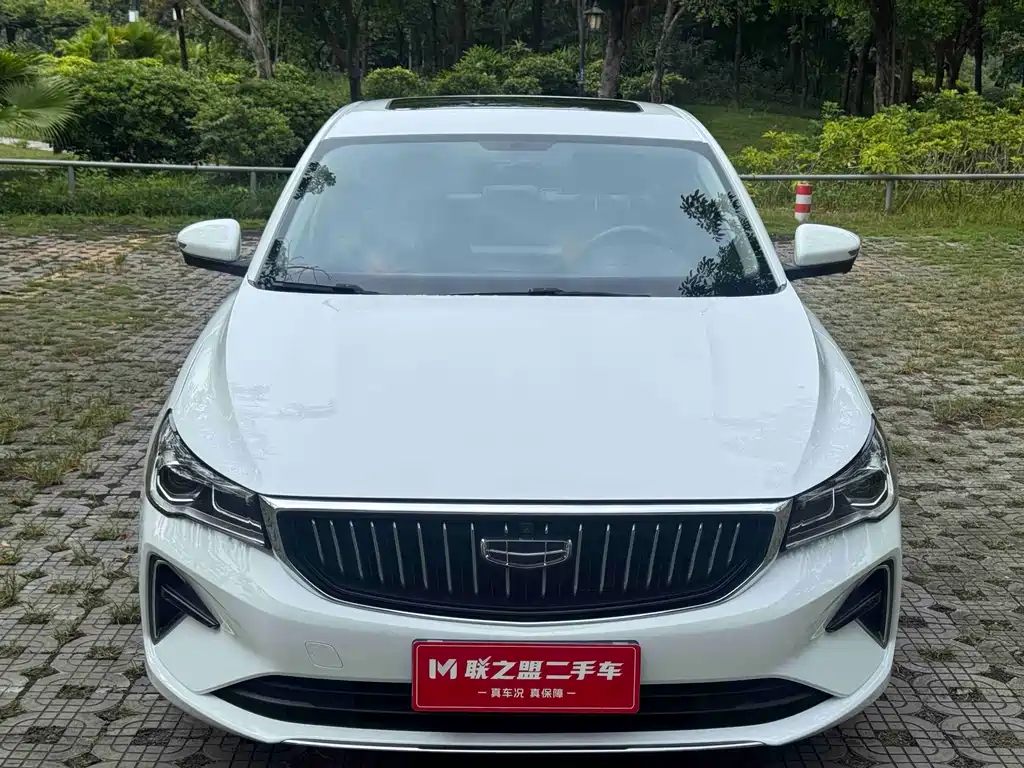 Geely Emgrand 2022 4 1.5L CVT Luxury