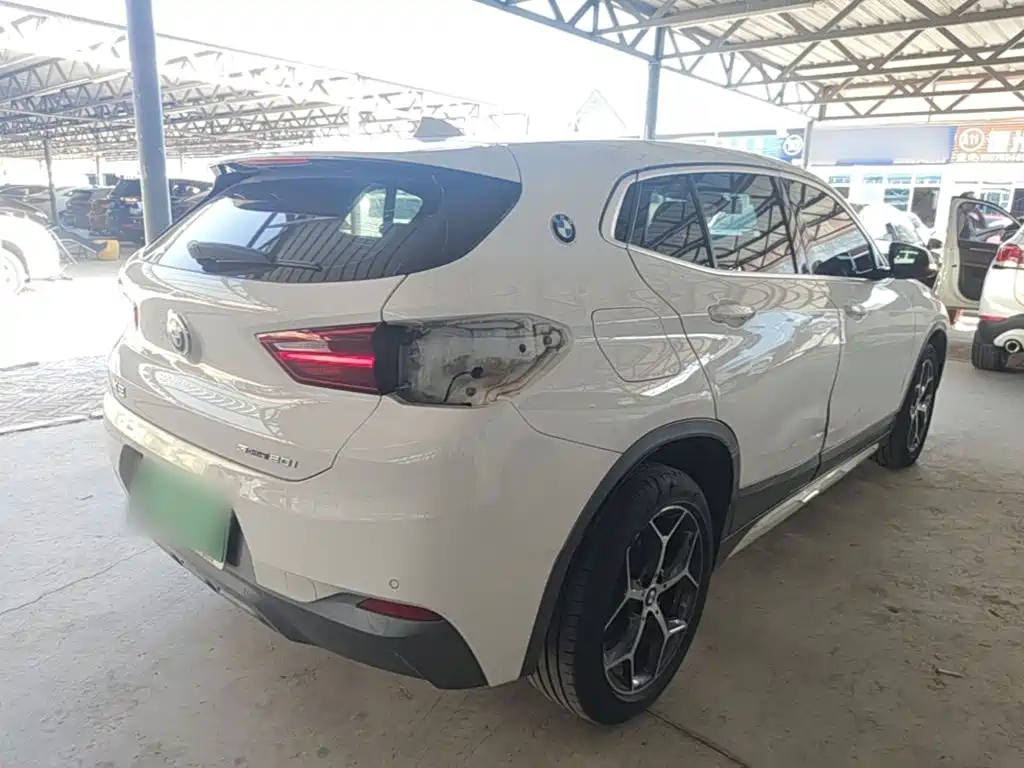 BMW X2 (Import) — миниатюра 7