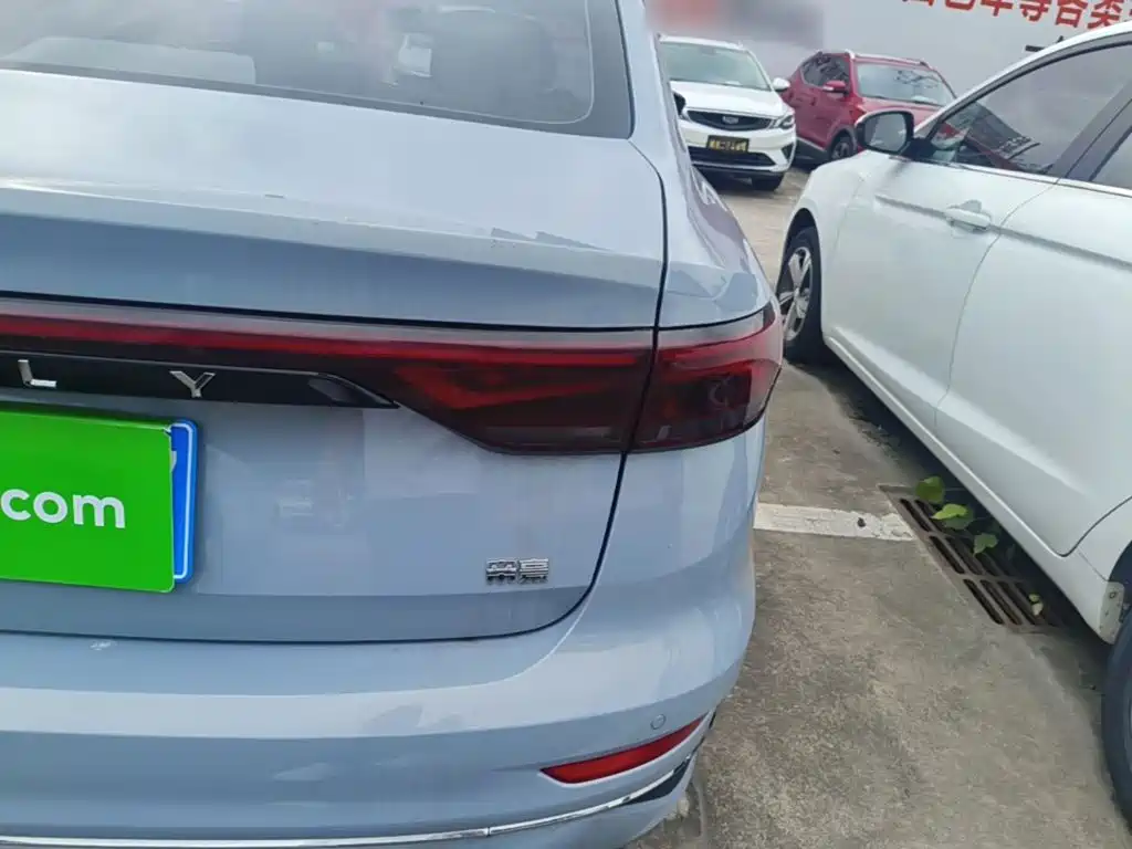 Geely Emgrand — миниатюра 8