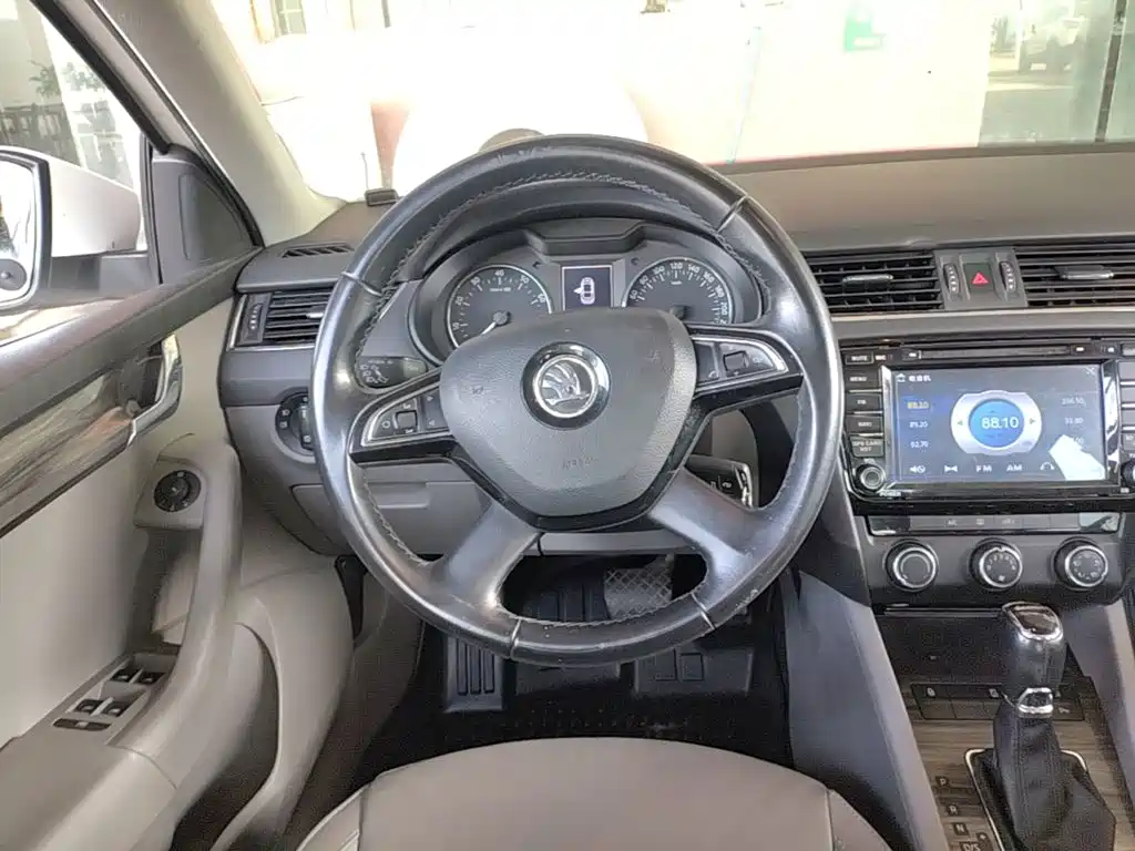Skoda Octavia — миниатюра 11