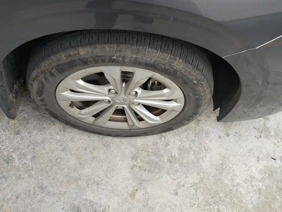 Wuling Jiachen — миниатюра 6