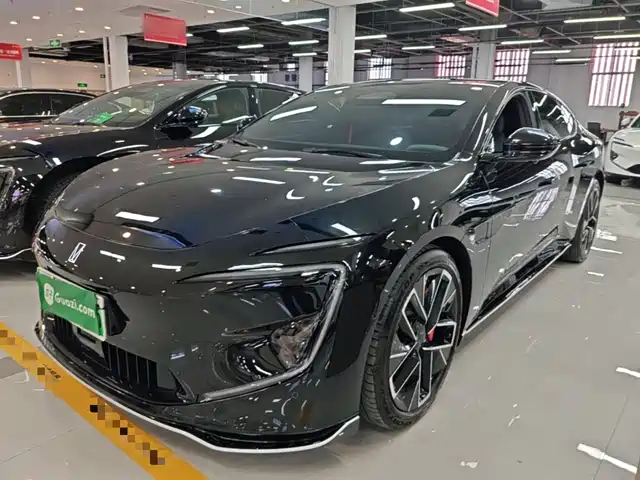 2024 Avatr 12