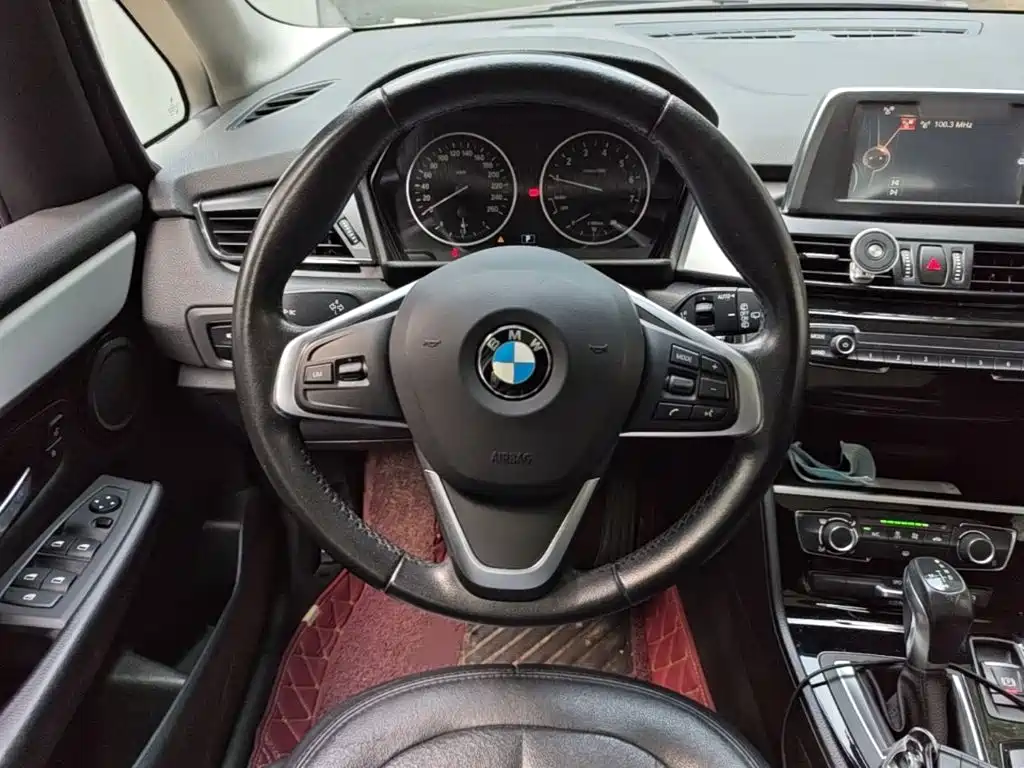 BMW 2 Series Active Tourer — миниатюра 3