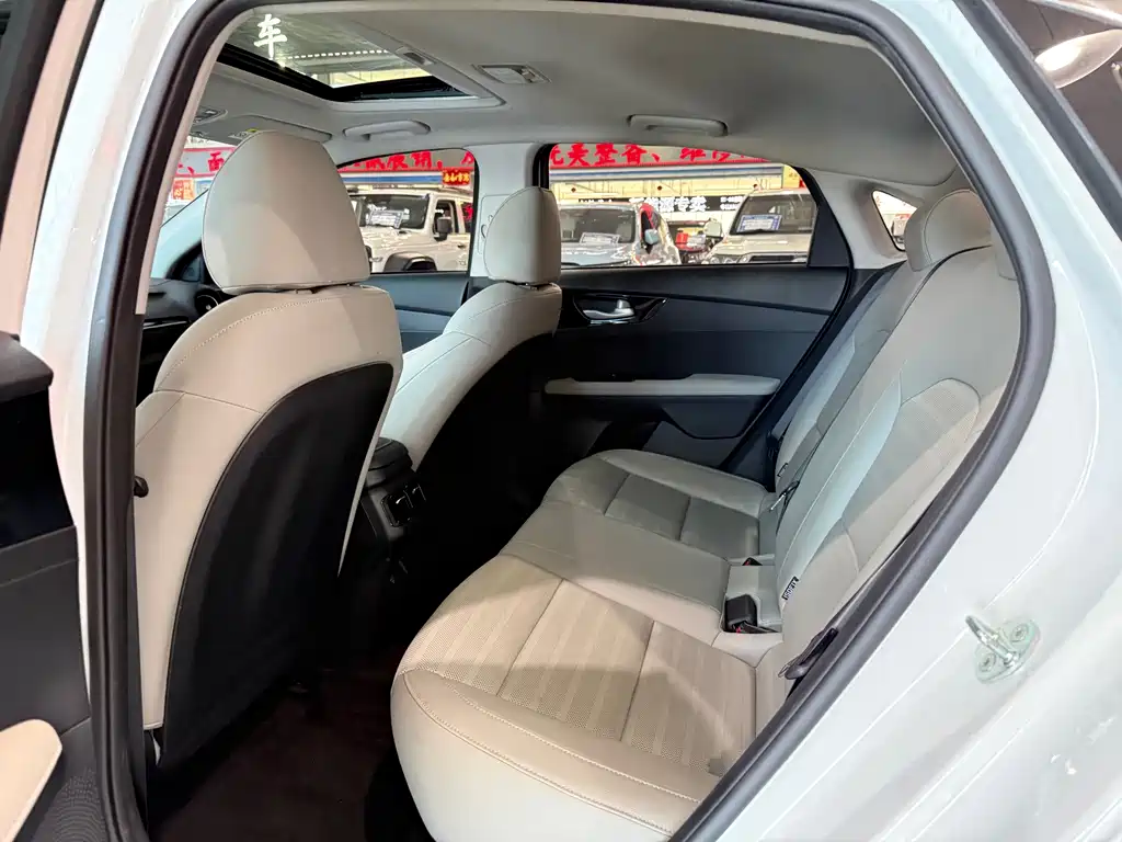 Kia K3 — миниатюра 10