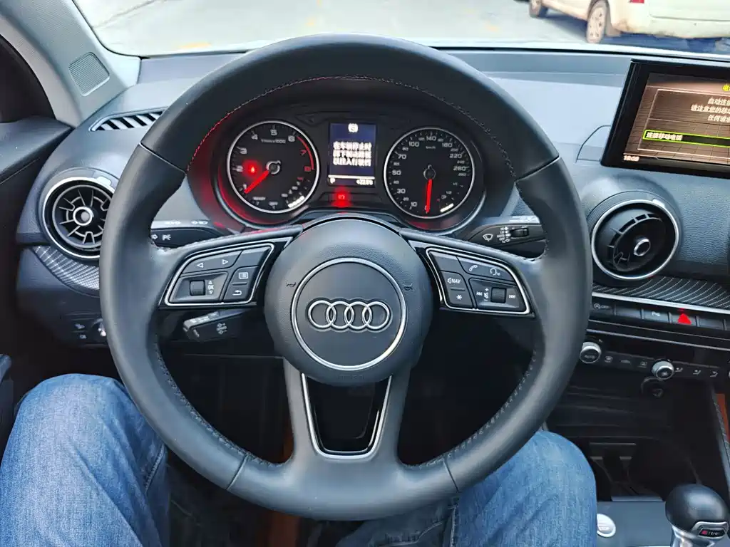 Audi Q2L — миниатюра 16