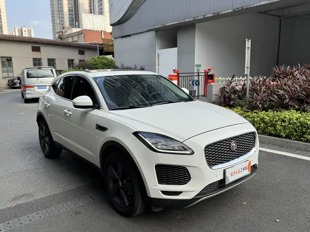 Jaguar E-PACE — миниатюра 3