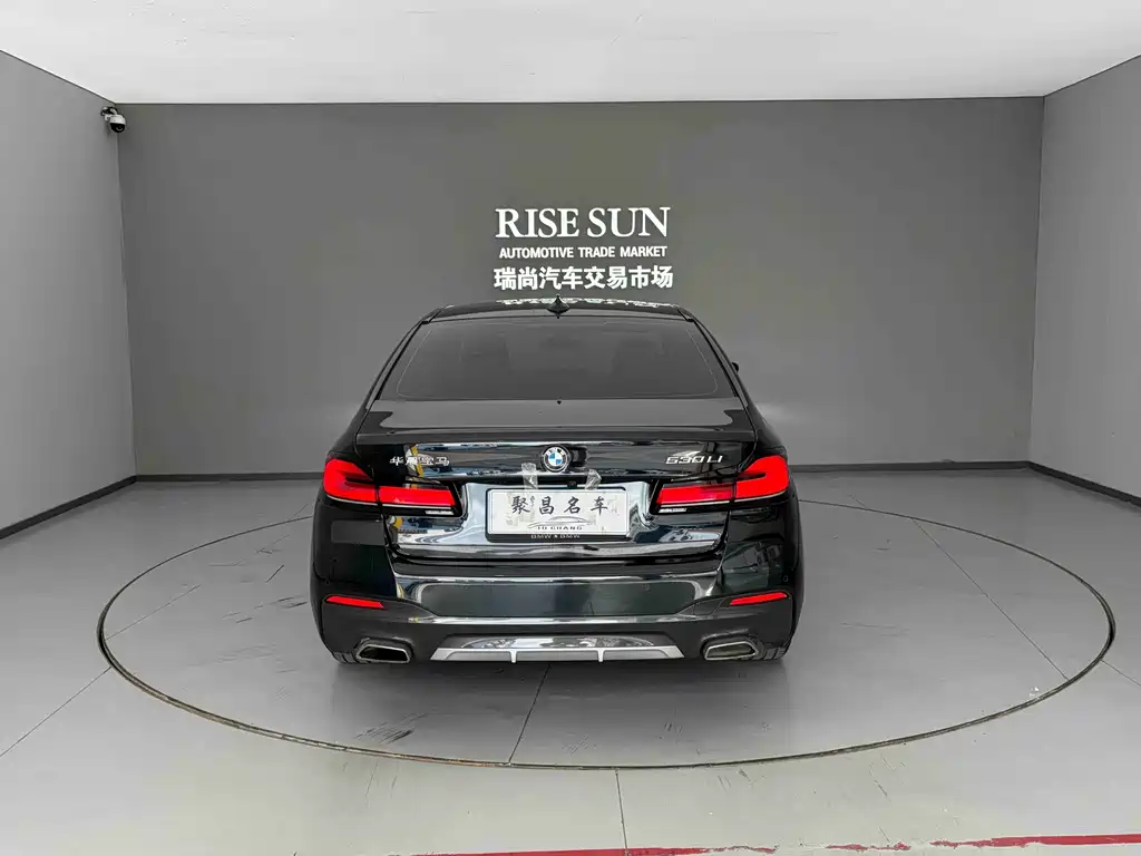 BMW 5 Series — миниатюра 13