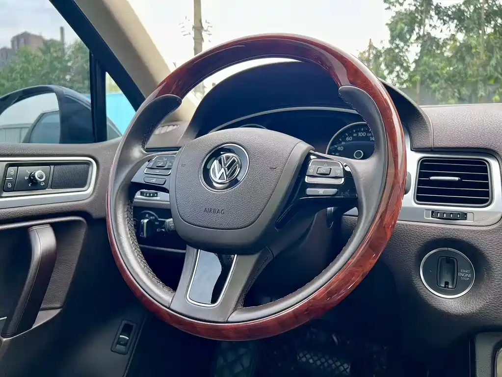 Volkswagen Touareg — миниатюра 12