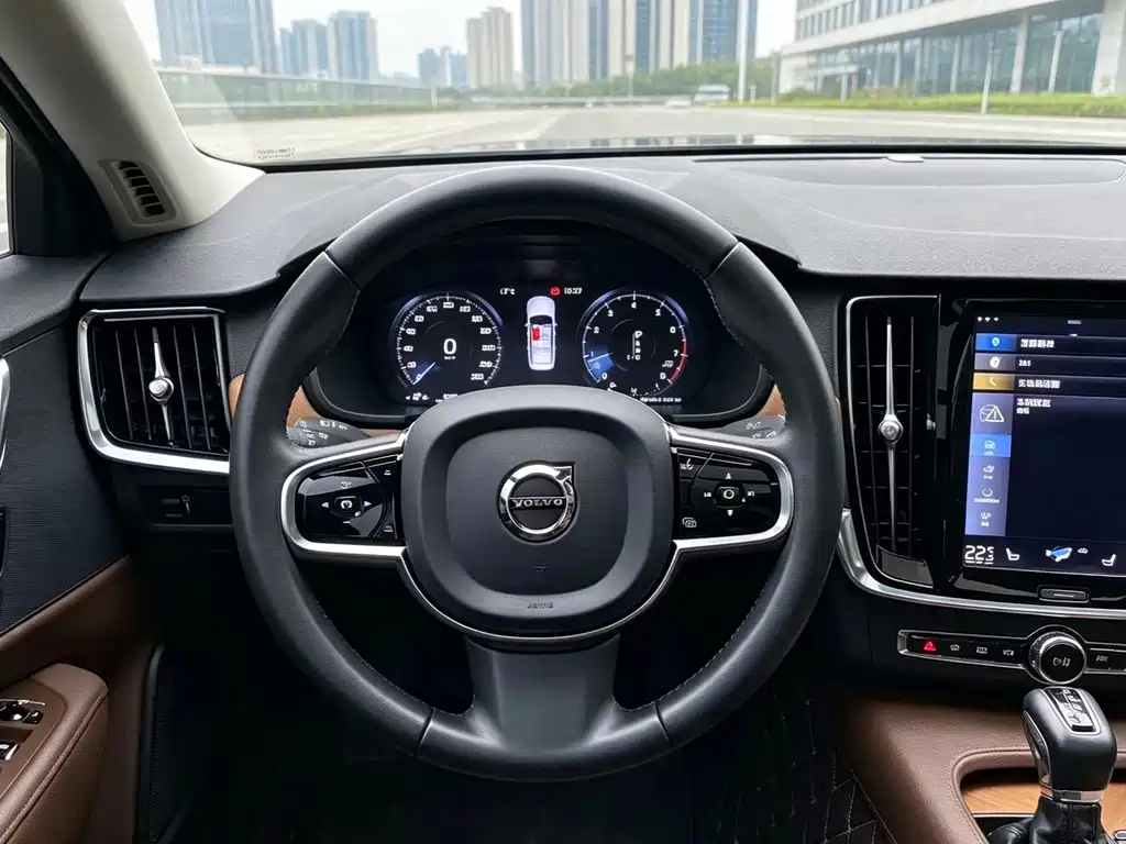 Volvo S90 — миниатюра 7