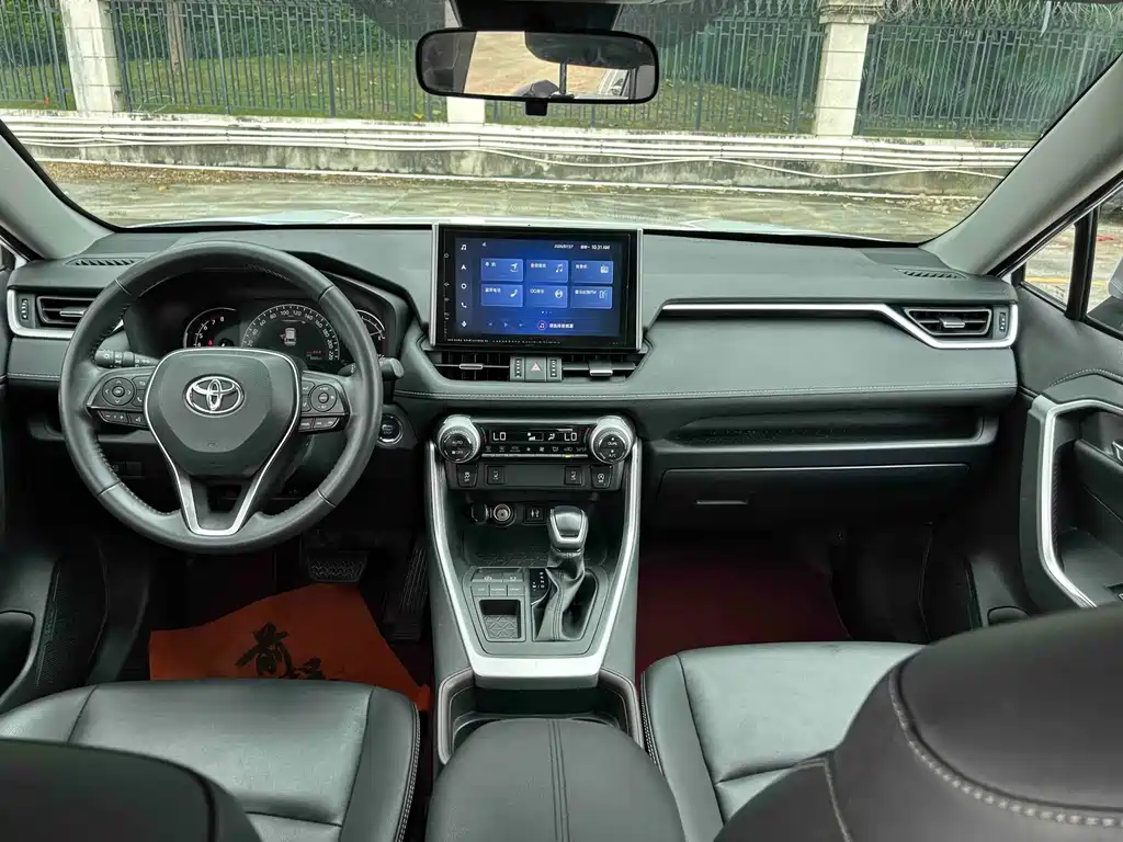 Toyota RAV4 — миниатюра 11