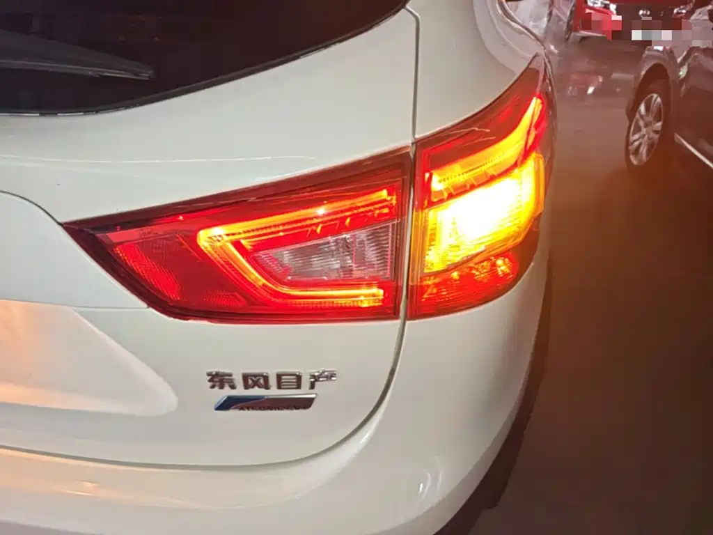 Nissan Qashqai — миниатюра 8