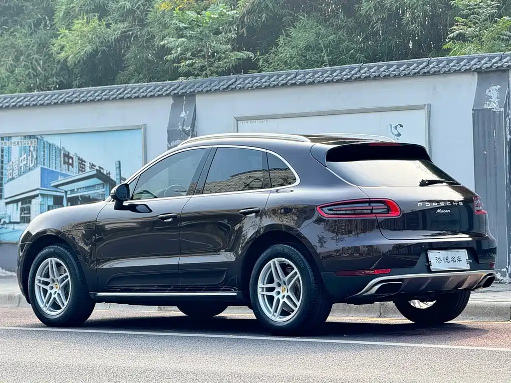 Porsche Macan — миниатюра 5