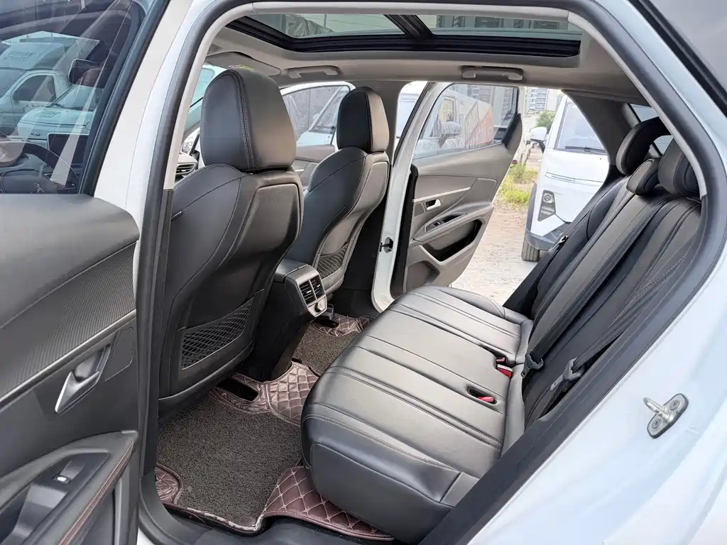 Peugeot 4008 — миниатюра 10