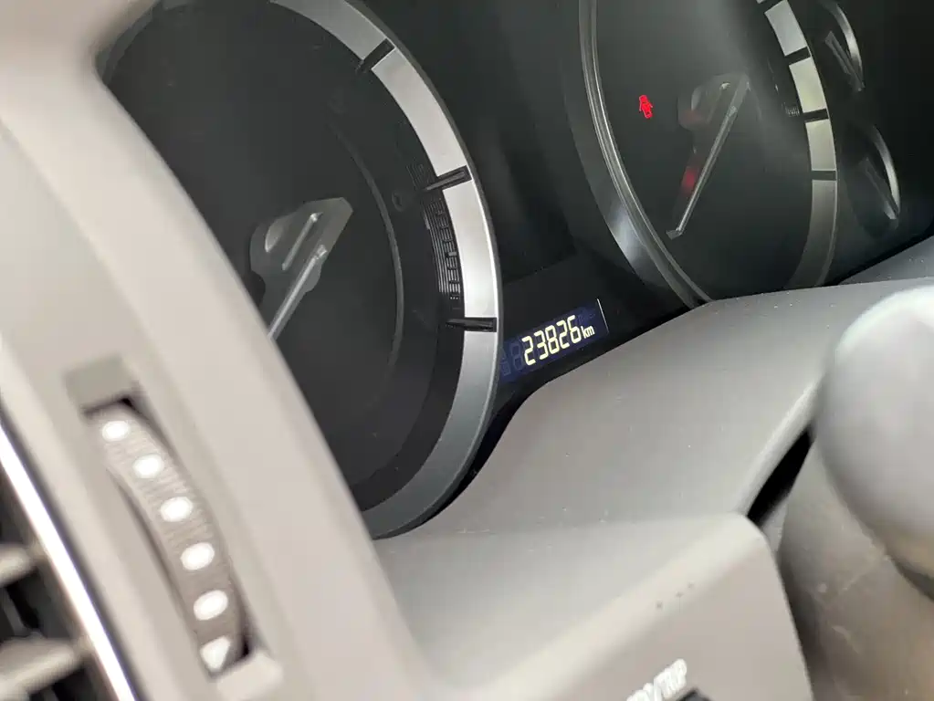 Toyota Land Cruiser — миниатюра 10