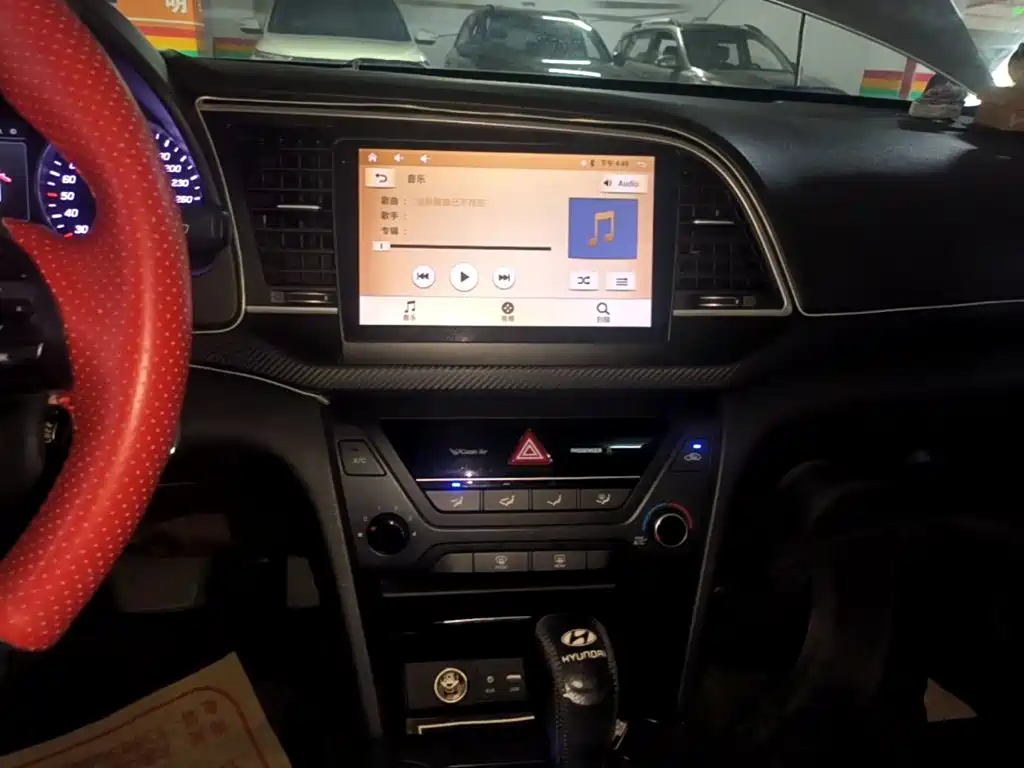 Hyundai Elantra — миниатюра 13