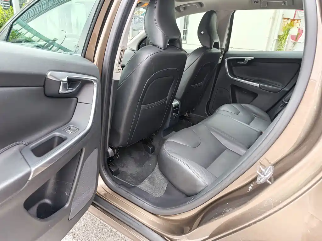 Volvo XC60 — миниатюра 10