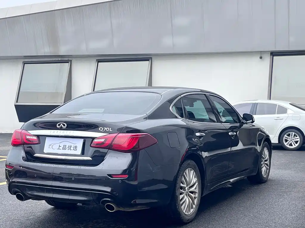 Infiniti Q70 — миниатюра 22