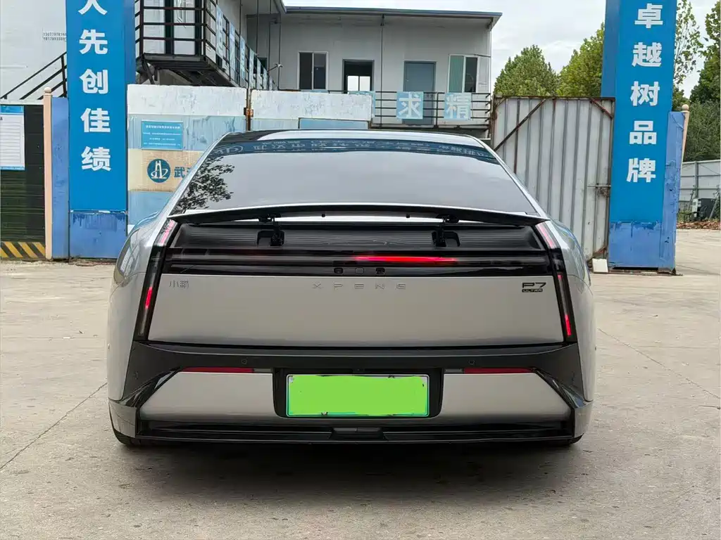 XPeng P7 — миниатюра 8