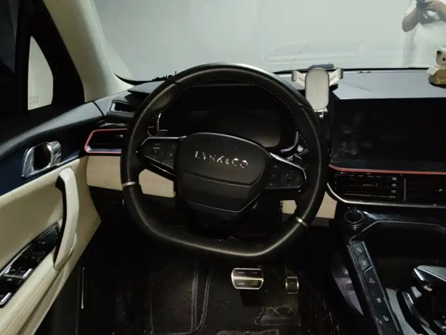 Lynk & Co 06 — миниатюра 14