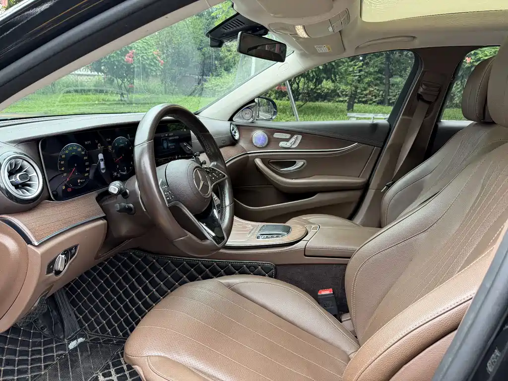 Mercedes-Benz E-Class — миниатюра 7