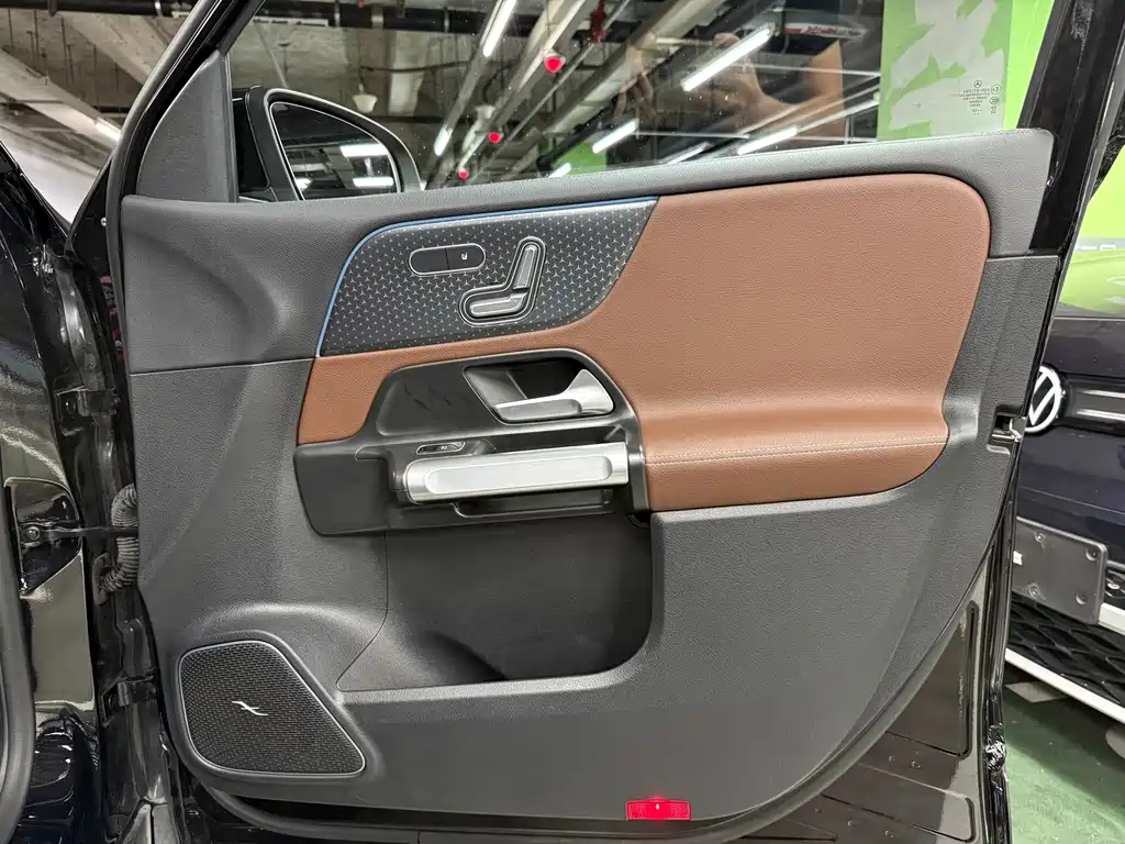 Mercedes-Benz EQB — миниатюра 10
