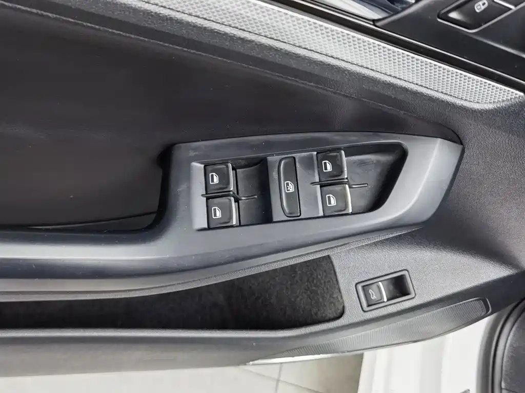 Volkswagen Sagitar — миниатюра 9