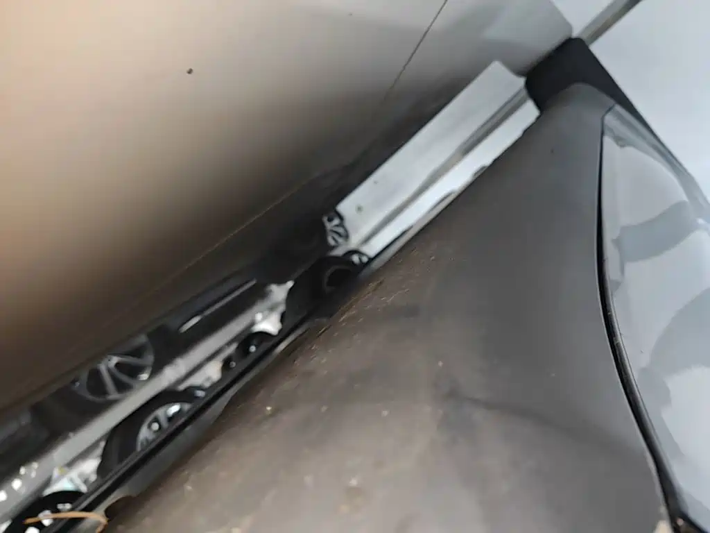 Tesla Model Y — миниатюра 21