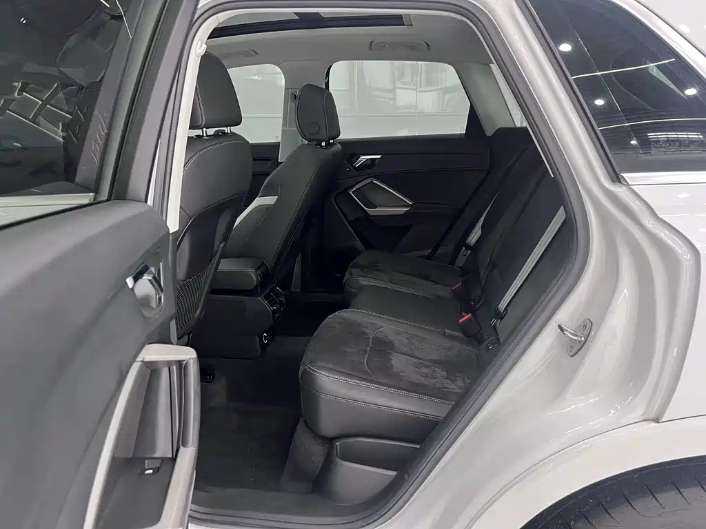 Audi Q3 — миниатюра 11