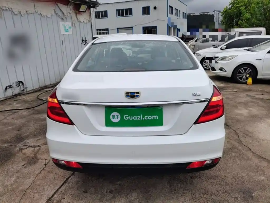 Geely Emgrand — миниатюра 6