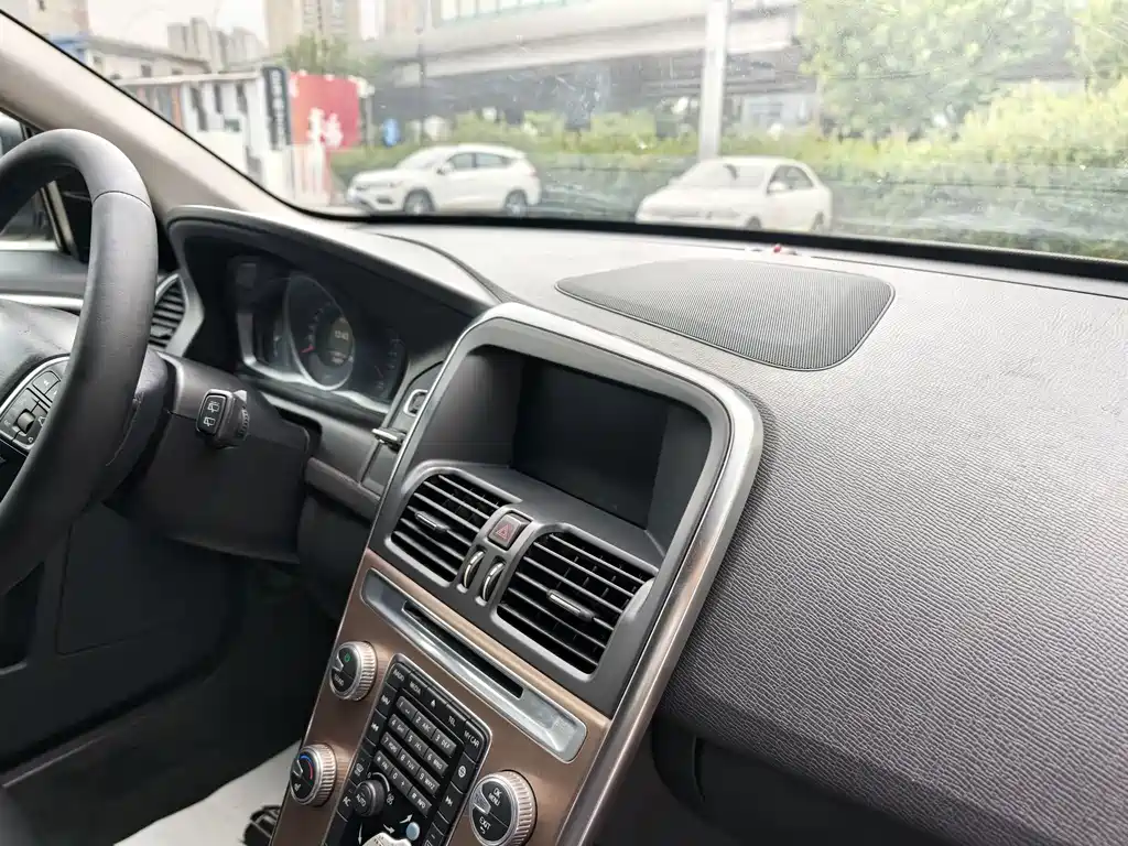 Volvo XC60 — миниатюра 7
