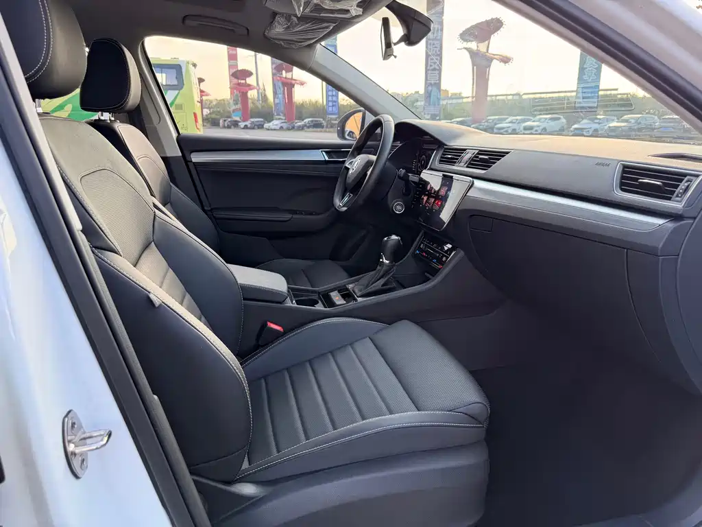 Skoda Superb — миниатюра 14