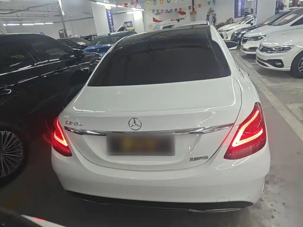 Mercedes-Benz C-Class — миниатюра 6