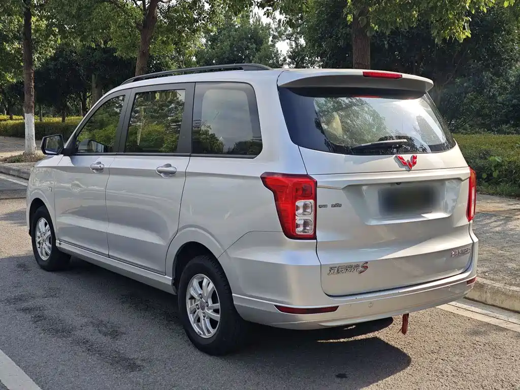 Wuling Hongguang — миниатюра 5
