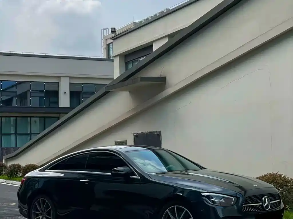 Mercedes-Benz E-Class (Import) — миниатюра 8