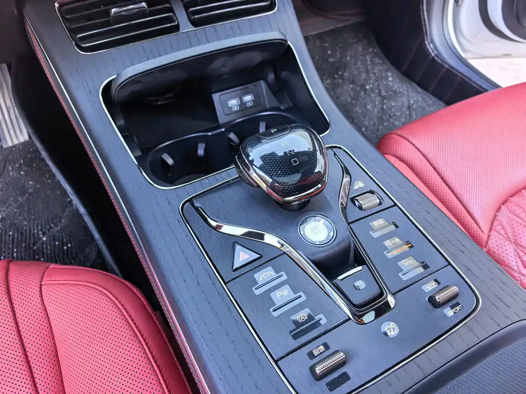 BYD Han — миниатюра 12