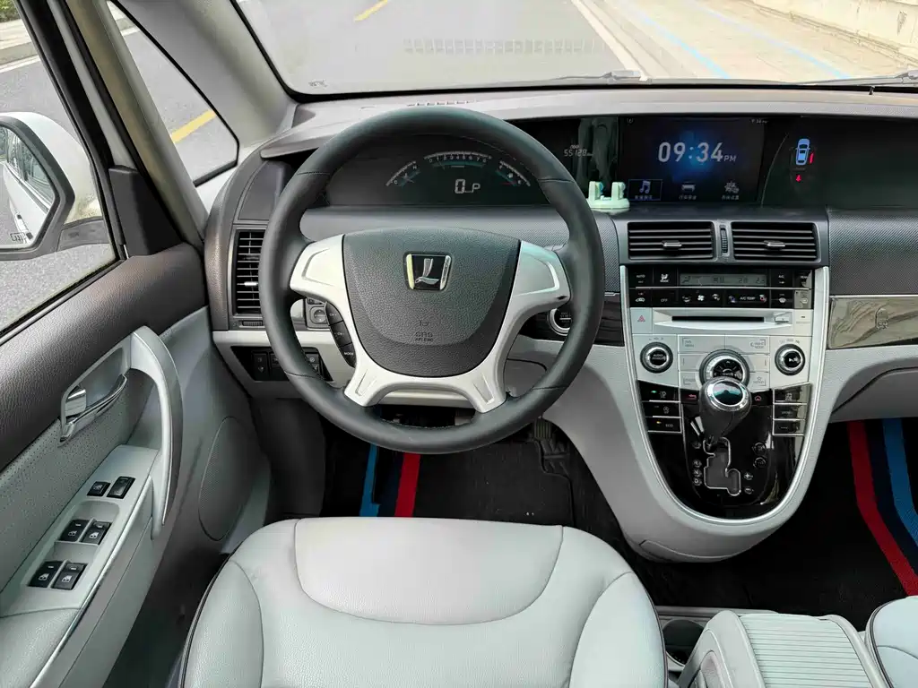 Luxgen Big 7 MPV — миниатюра 11