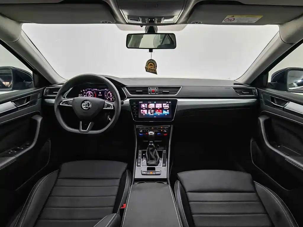 Skoda Superb — миниатюра 13