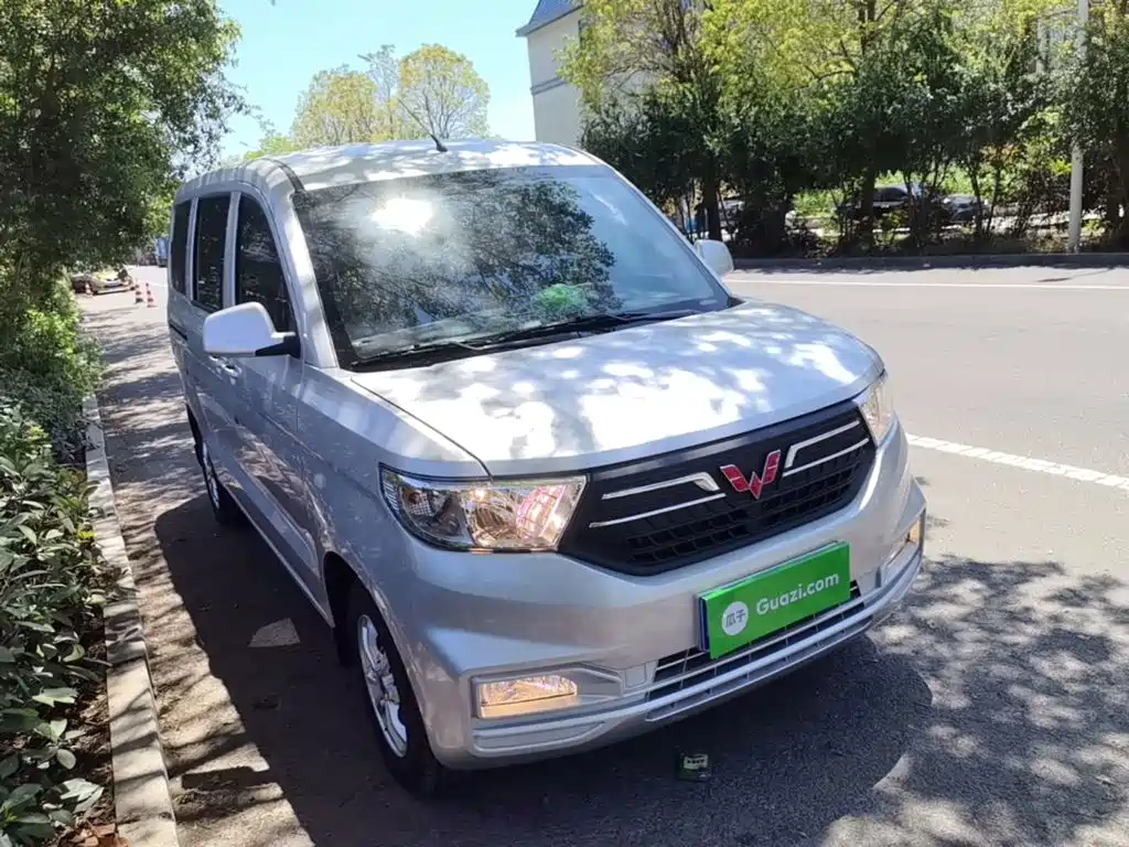 Wuling Hongguang V — миниатюра 4