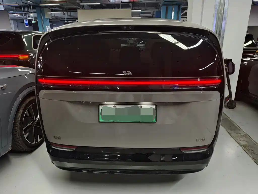 Li Auto Li MEGA — миниатюра 3