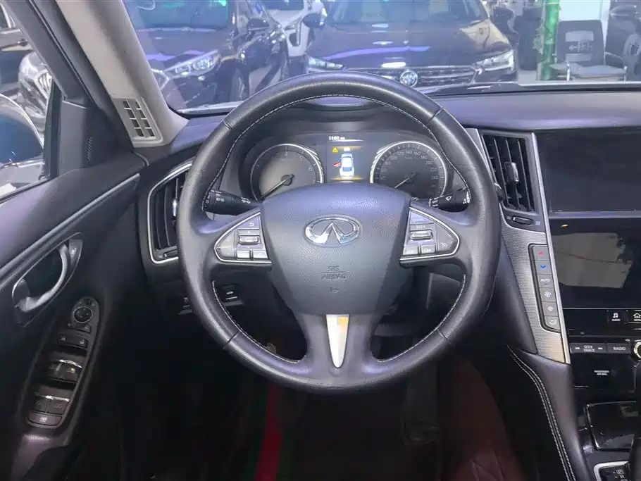 INFINITI Q50L
