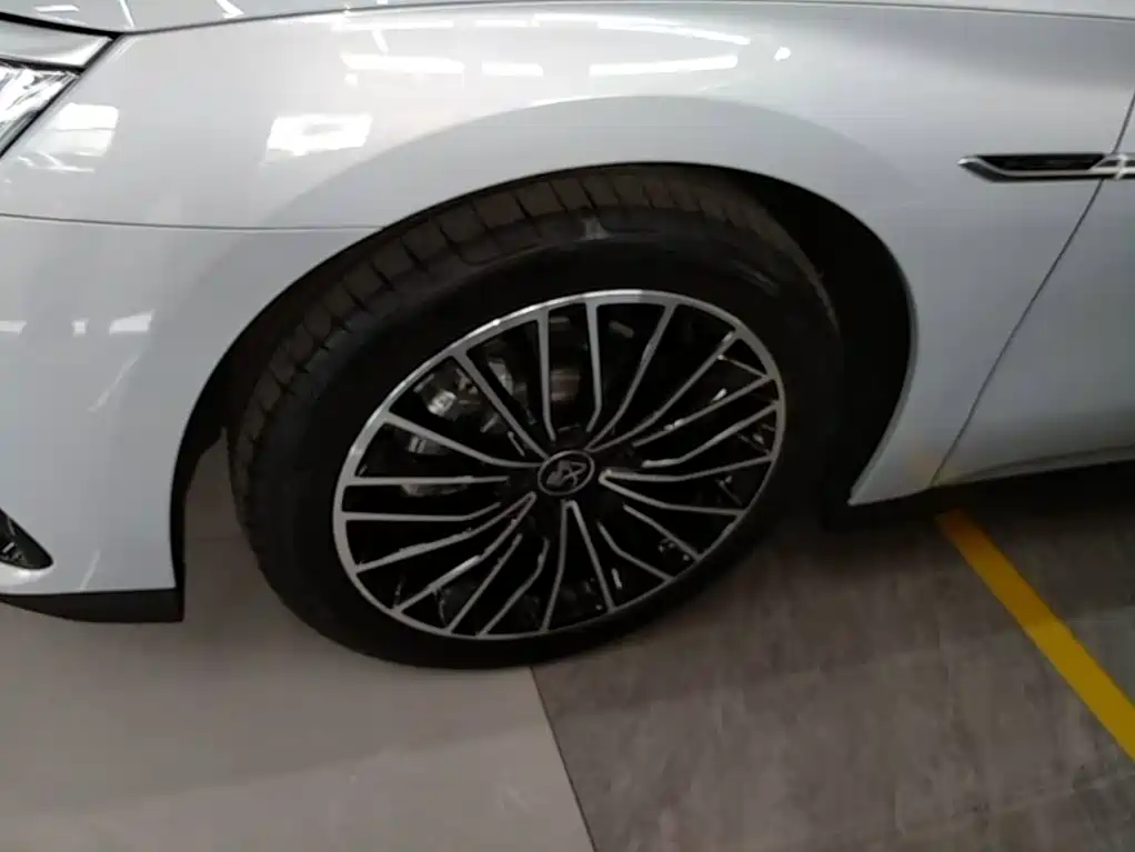 BYD Han — миниатюра 23