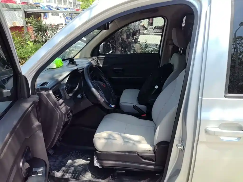 Wuling Hongguang V — миниатюра 15