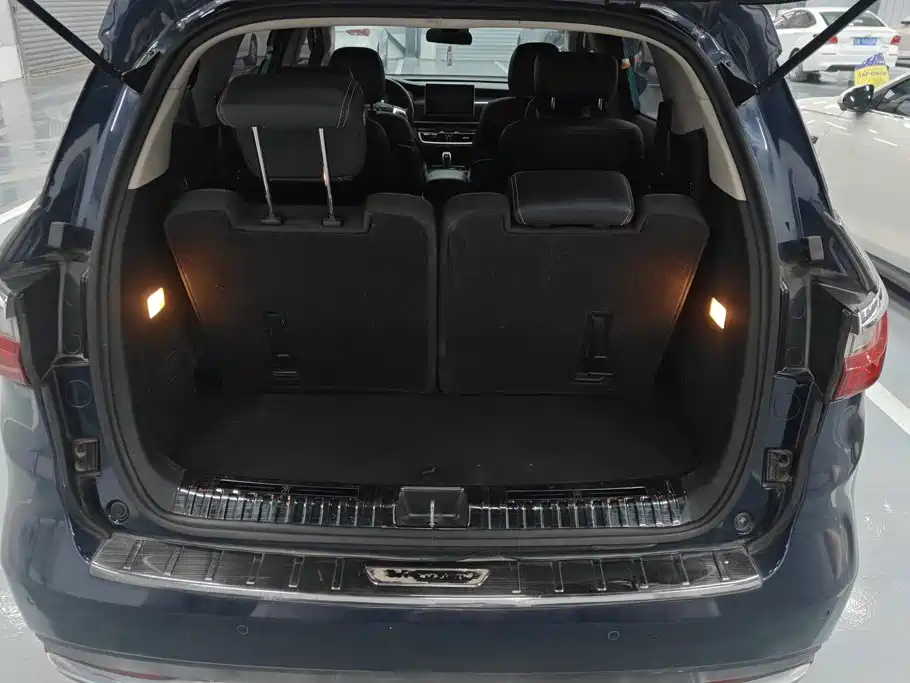 BYD MAX — миниатюра 4