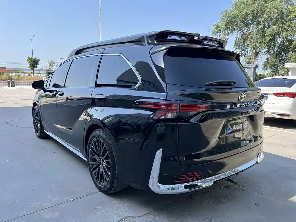 Китайский автомобиль. 华东牌商务车 — миниатюра 13