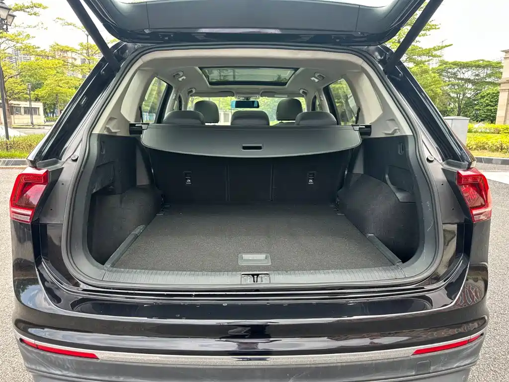 Volkswagen Tiguan L — миниатюра 18