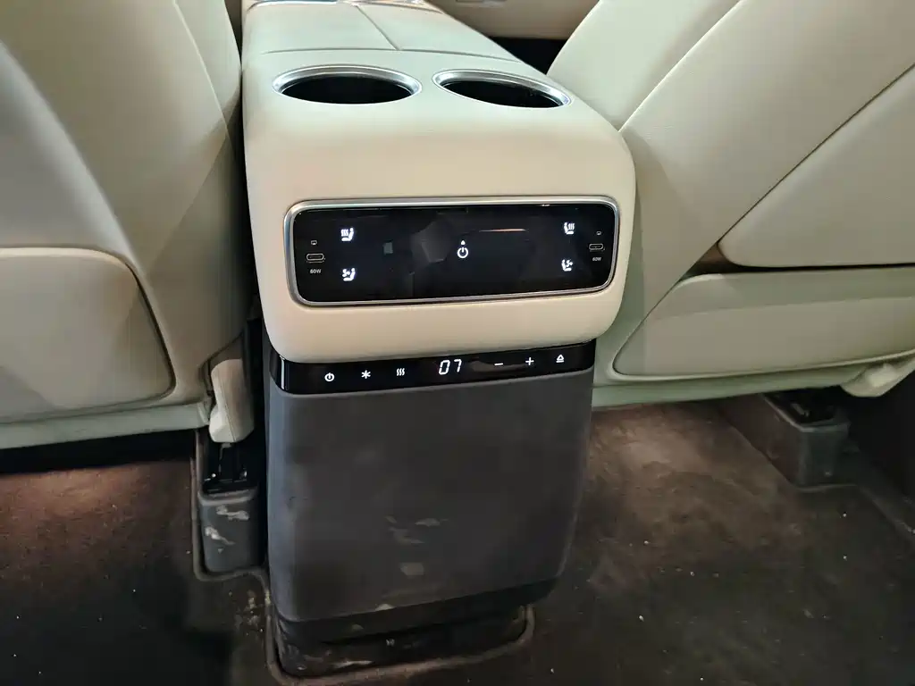 Li Auto Li MEGA — миниатюра 8