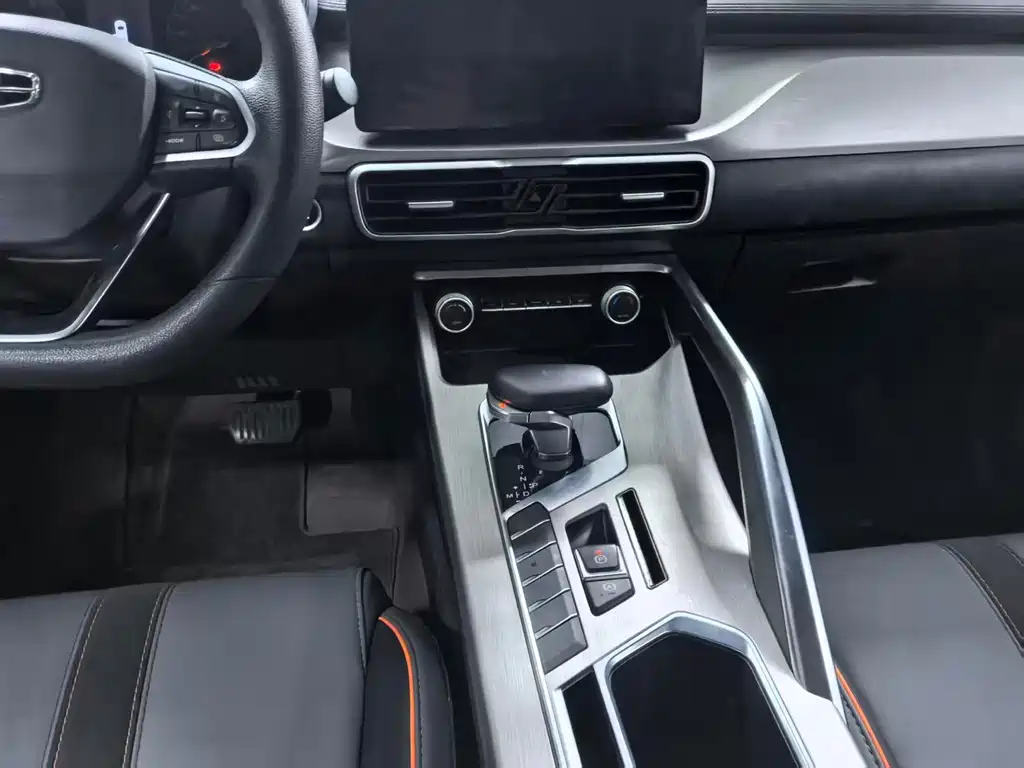 Geely Binyue - фото 14