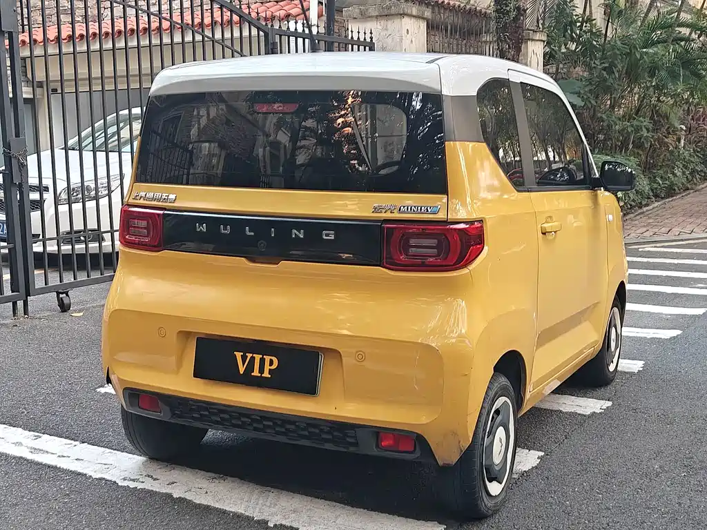 Wuling MINIEV — миниатюра 4