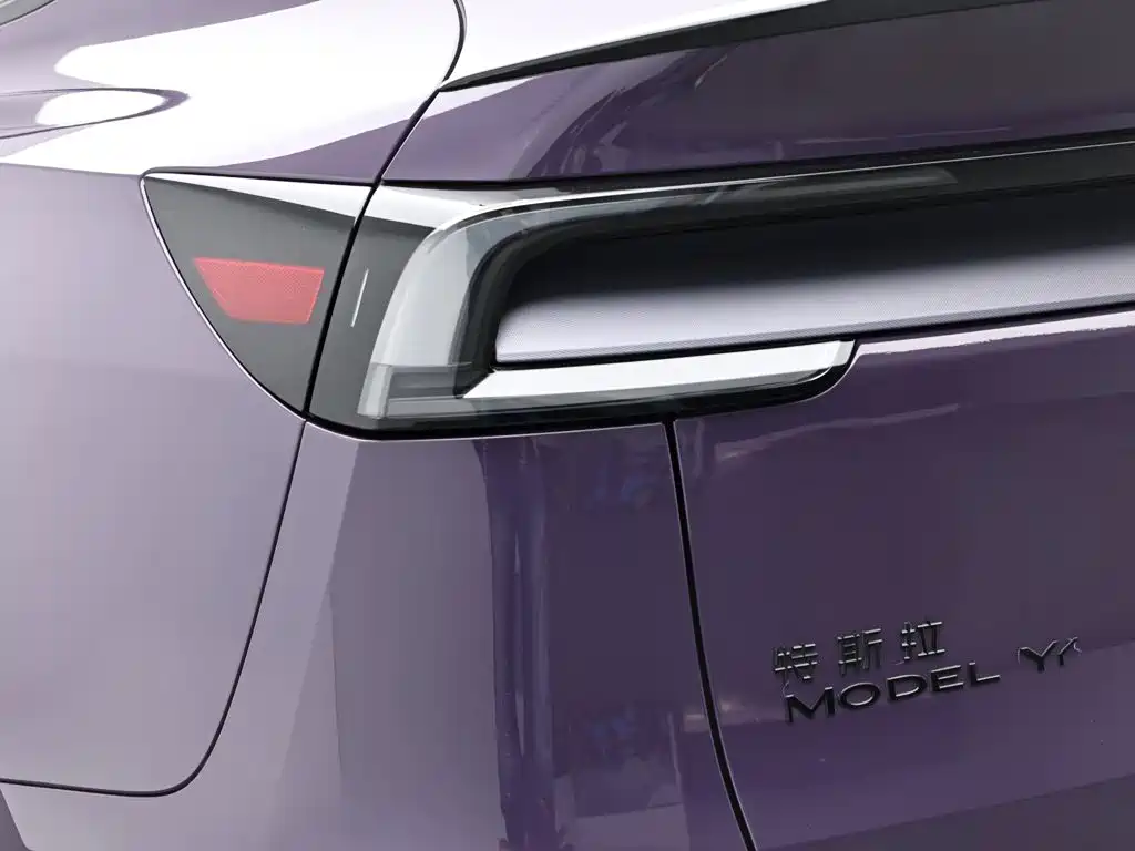 Tesla Model Y L — миниатюра 7
